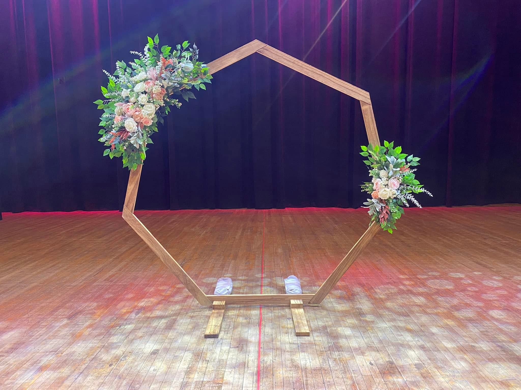 Hexagon Arch w/ decor